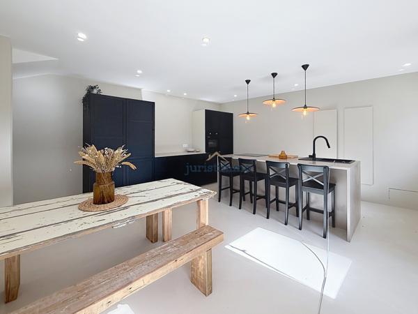 Entrechaux (84340) Mazet en pierre rénové avec piscine – charme et rénovation contemporaine