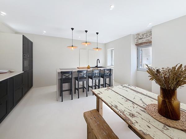 Entrechaux (84340) Mazet en pierre rénové avec piscine – charme et rénovation contemporaine