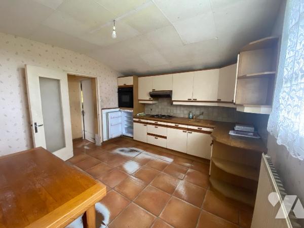 Maison à rénover, avec fort potentiel.