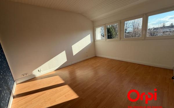 Maison à vendre    4 pièces •  Montigny-le-Bretonneux