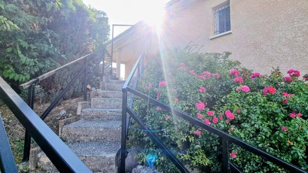 Maison d'habitation + T2 Indépendant