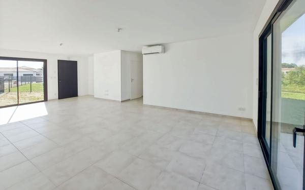 Maison à vendre    4 pièces •  Bressols