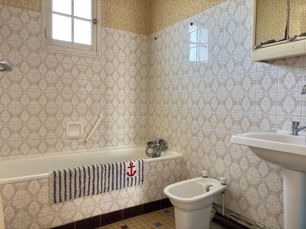 Maison T3 + dépendances VAUX-SUR-MER Vaux sur mer