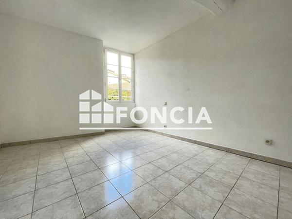 Location Appartement 2 pièces 36.21 m² - 7 PLACE SAINT JEAN Casseneuil 47440