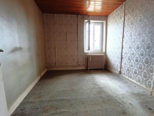 DOL0MIEU – Maison à rénover – 85 m² – Grand terrain de 1050 m²