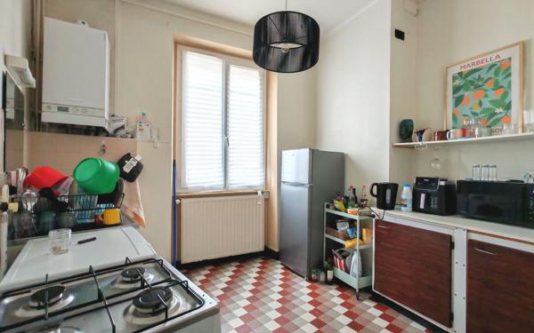 Appartement à vendre    2 pièces • 42,97 m2 Lyon 8