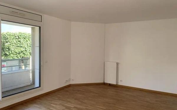 Appartement à louer    3 pièces • 73,16 m2 Clamart