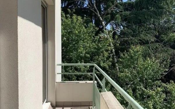 Appartement à louer    3 pièces • 73,16 m2 Clamart