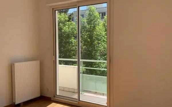 Appartement à louer    3 pièces • 73,16 m2 Clamart