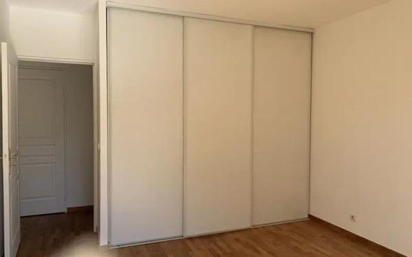 Appartement à louer    3 pièces • 73,16 m2 Clamart