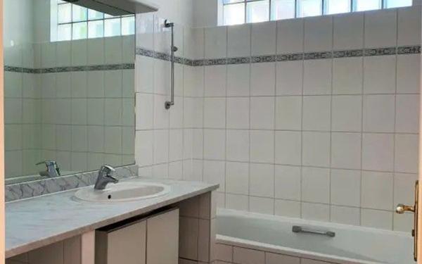 Appartement à louer    3 pièces • 73,16 m2 Clamart