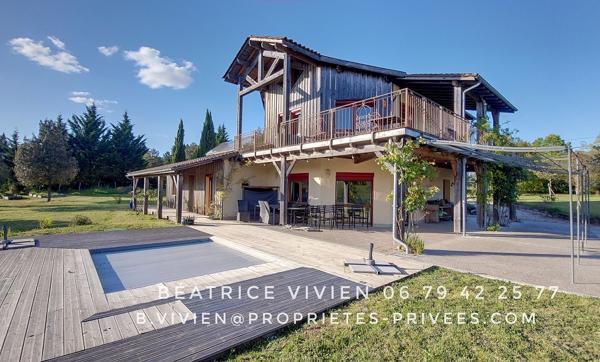 EXCLUSIVITE: RAVISSANTE MAISON! Secteur Montignac -Lascaux. BELLE VUE.  4 chambres. PISCINE. Jardin: 5697 m2