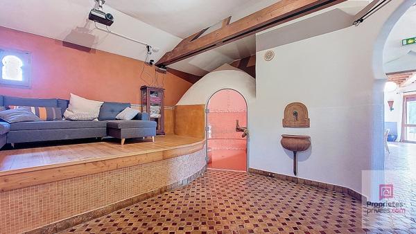 EXCLUSIVITE: RAVISSANTE MAISON! Secteur Montignac -Lascaux. BELLE VUE.  4 chambres. PISCINE. Jardin: 5697 m2