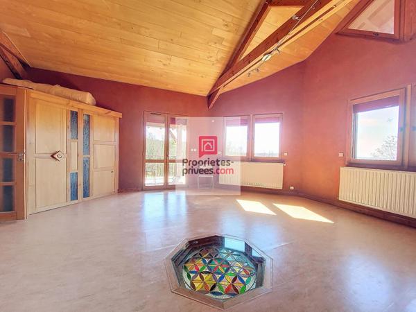 EXCLUSIVITE: RAVISSANTE MAISON! Secteur Montignac -Lascaux. BELLE VUE.  4 chambres. PISCINE. Jardin: 5697 m2