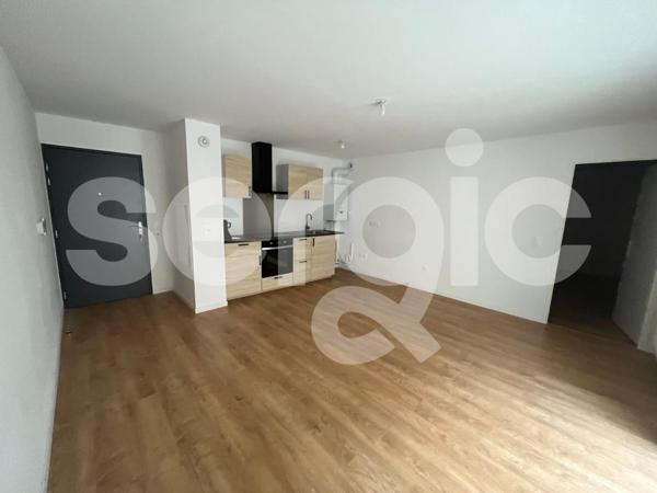 Location 2 Pieces 39 80000 Amiens 25 1578 02 0033