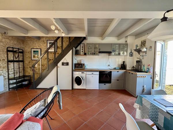 Maison en pierre proche commerces