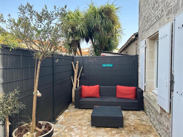 Maison en pierre proche commerces