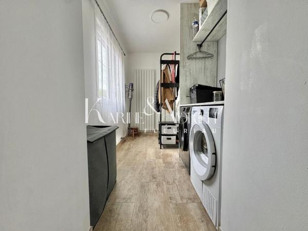 Charmante maison en pierre rénovée avec 3 chambres, bureau, garage, préau et jardin clos