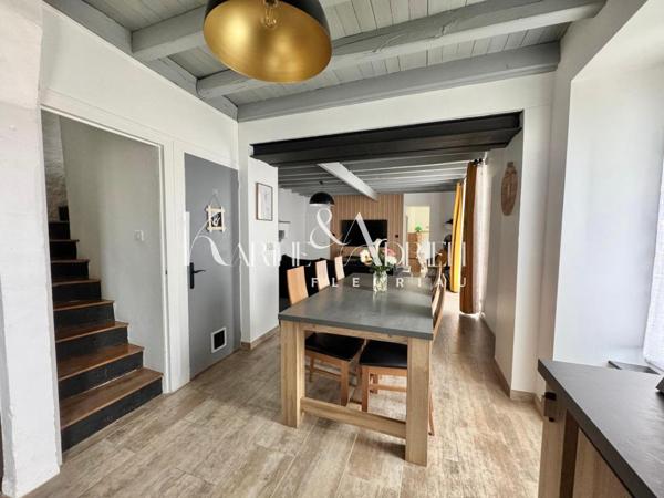 Charmante maison en pierre rénovée avec 3 chambres, bureau, garage, préau et jardin clos