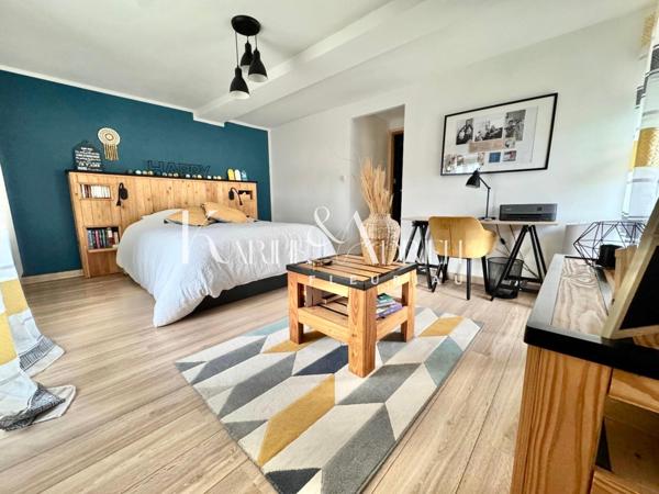Charmante maison en pierre rénovée avec 3 chambres, bureau, garage, préau et jardin clos