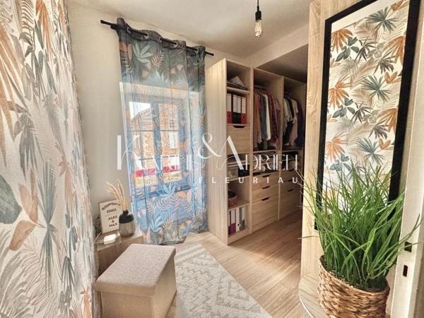 Charmante maison en pierre rénovée avec 3 chambres, bureau, garage, préau et jardin clos