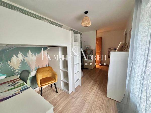 Charmante maison en pierre rénovée avec 3 chambres, bureau, garage, préau et jardin clos