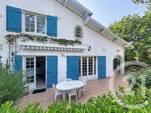 Maison à vendre  6 pièces - 125,59 m 2   ARCACHON  - 33