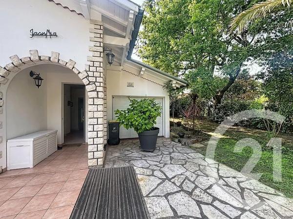 Maison à vendre  6 pièces - 125,59 m 2   ARCACHON  - 33