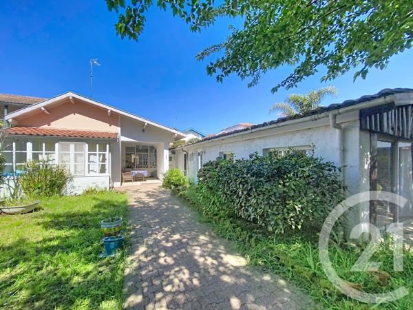Maison à vendre  6 pièces - 125,59 m 2   ARCACHON  - 33