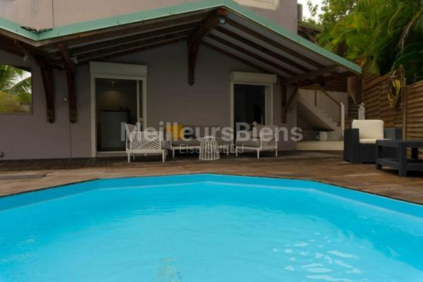 Bas Du Fort T2 meublé PISCINE