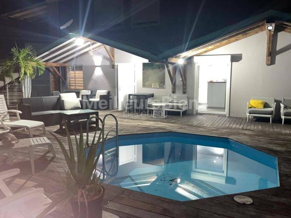 Bas Du Fort T2 meublé PISCINE