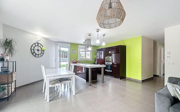 Maison à vendre    4 pièces •  Taluyers