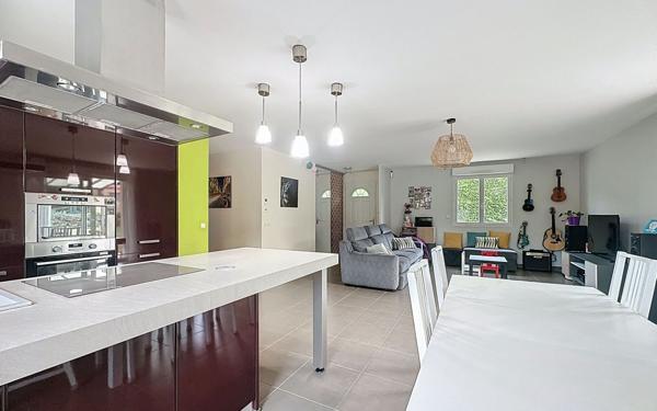 Maison à vendre    4 pièces •  Taluyers