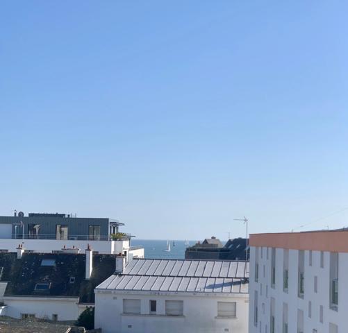 LARMOR-PLAGE , EXCLUSIVITÉ , APPARTEMENT VUE MER AVEC BALCON