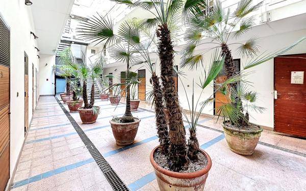 Appartement à vendre    2 pièces • 27,03 m2 Fréjus