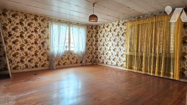 En exclusivité : Maison avec travaux, plus de 200 m2 de potentiel à AVENAY-VAL-D’OR