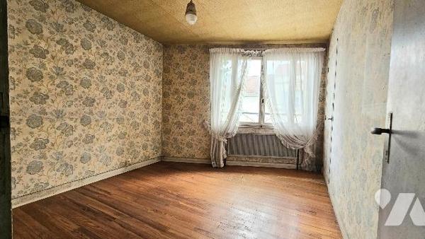 En exclusivité : Maison avec travaux, plus de 200 m2 de potentiel à AVENAY-VAL-D’OR