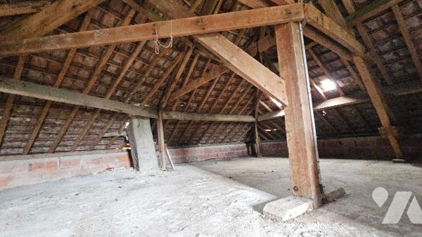 En exclusivité : Maison avec travaux, plus de 200 m2 de potentiel à AVENAY-VAL-D’OR