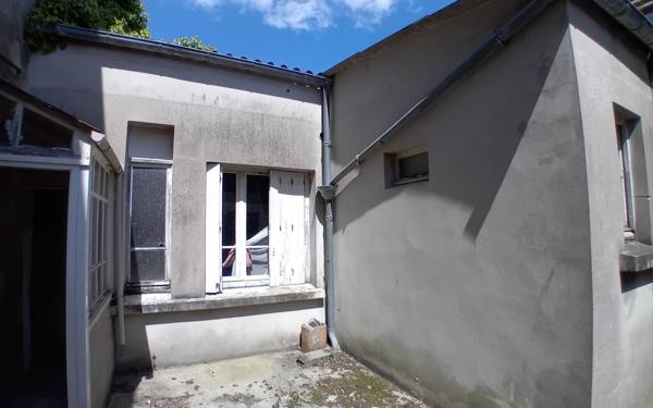 Maison à vendre    8 pièces •  Saint-Pol-de-Léon