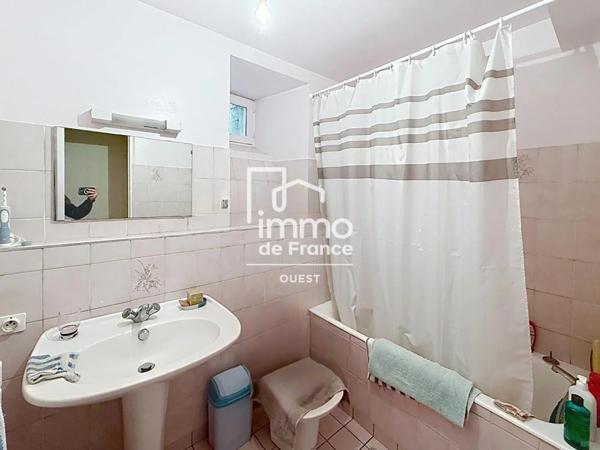 Immeuble à vendre à Mayenne (53100)