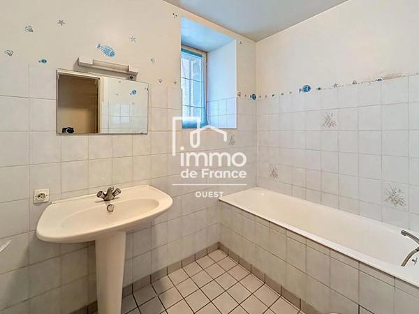 Immeuble à vendre à Mayenne (53100)