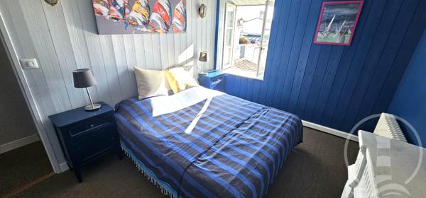 L'alliance parfaite de la pierre, du bois et du confort moderne.