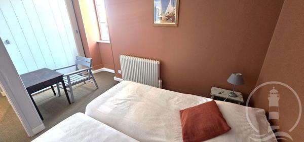 L'alliance parfaite de la pierre, du bois et du confort moderne.