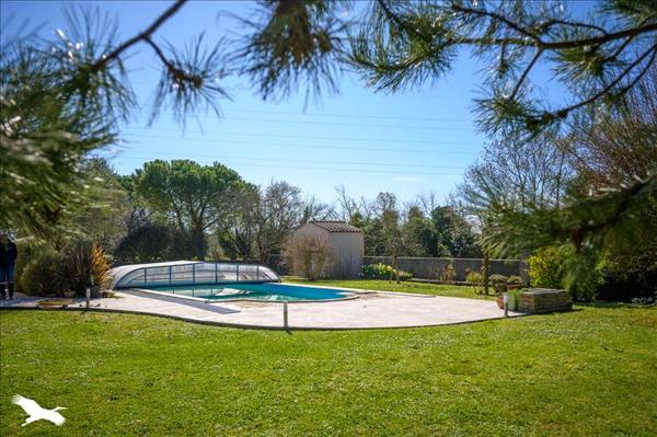 Maison à vendre |  Saint-Xandre |  6 pièces | 149 m²