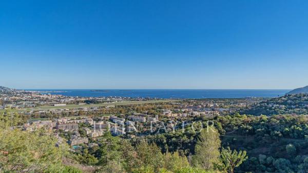 Terrain avec permis purgé – Projet de villa contemporaine vue mer
