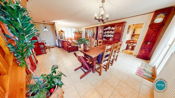 Maison Levitt Gregy au pied du centre commercial de la Verville