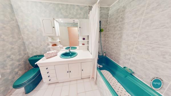 Maison Levitt Gregy au pied du centre commercial de la Verville