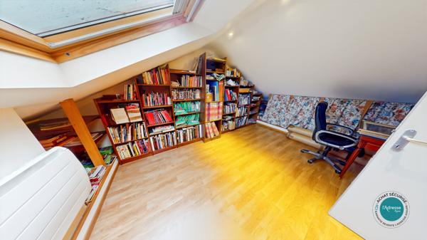 Maison Levitt Gregy au pied du centre commercial de la Verville