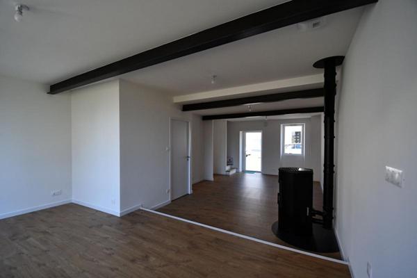 Maison Le Pallet 4 P . 3 Chs . 84 M² . T 327 M²