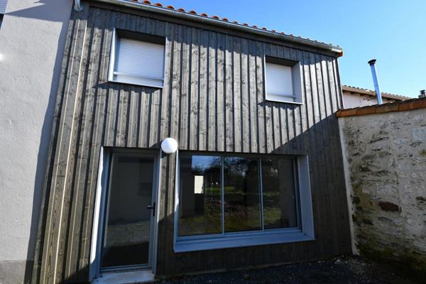 Maison Le Pallet 4 P . 3 Chs . 84 M² . T 327 M²